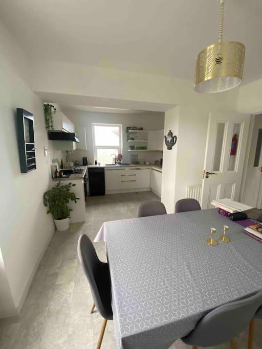 The Townhouse Dungloe Villa Exterior photo